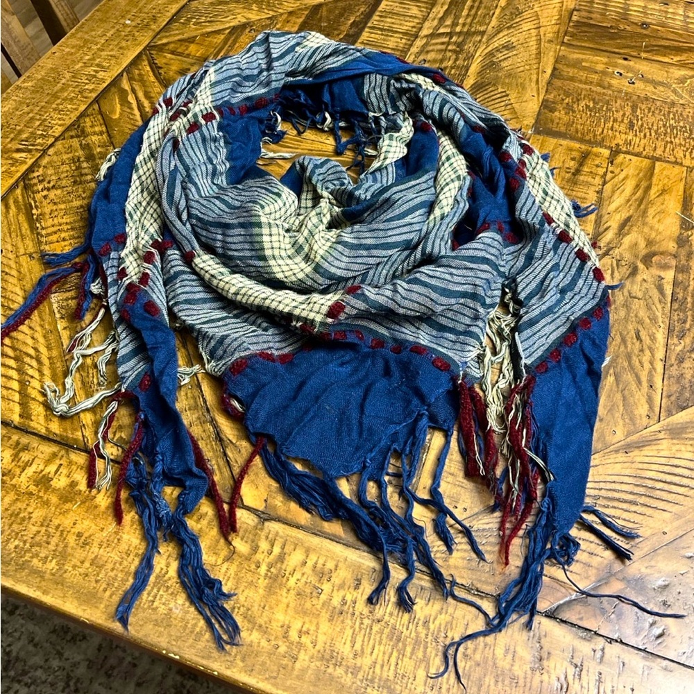 Women’s Triangle Scarf